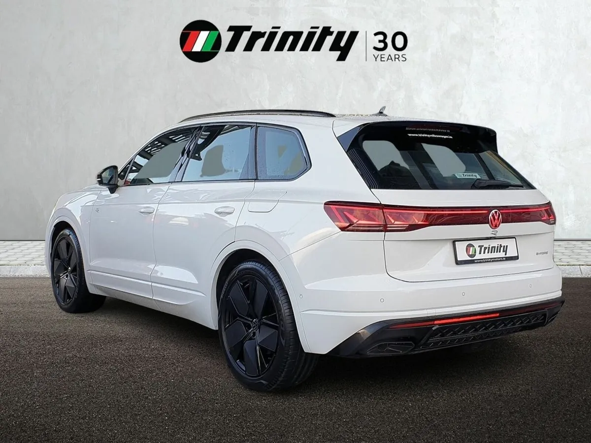 Volkswagen Touareg ** AVAILABLE TO ORDER NOW ** R - Image 3