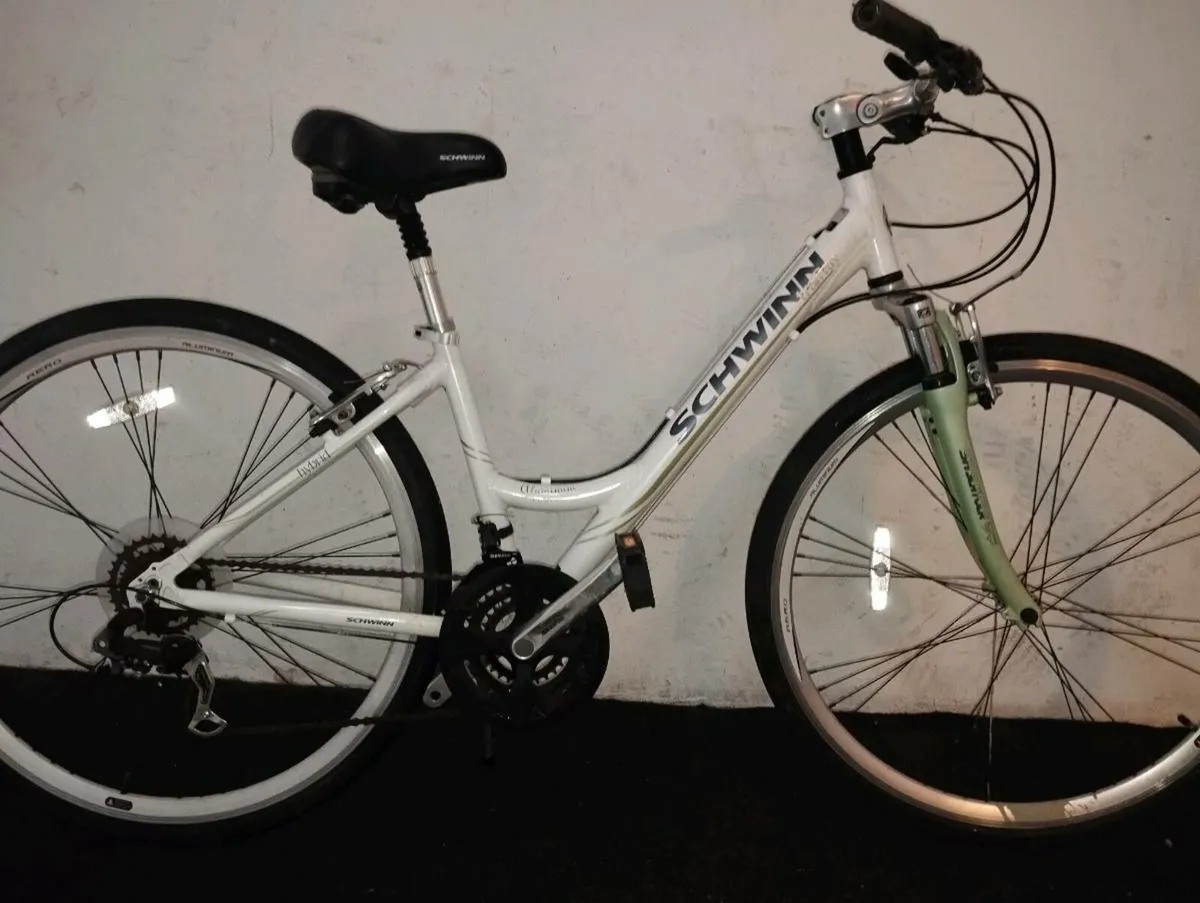 Ladies 28inch hybrid - Image 1