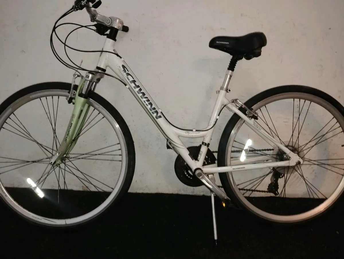 Ladies 28inch hybrid - Image 2