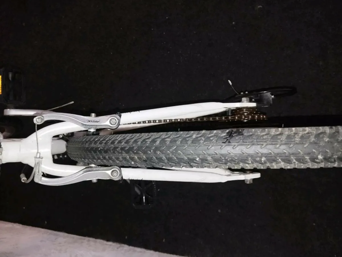 Ladies 28inch hybrid - Image 3