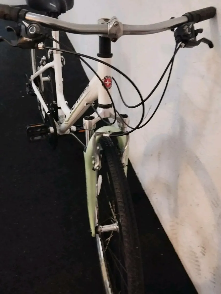 Ladies 28inch hybrid - Image 4