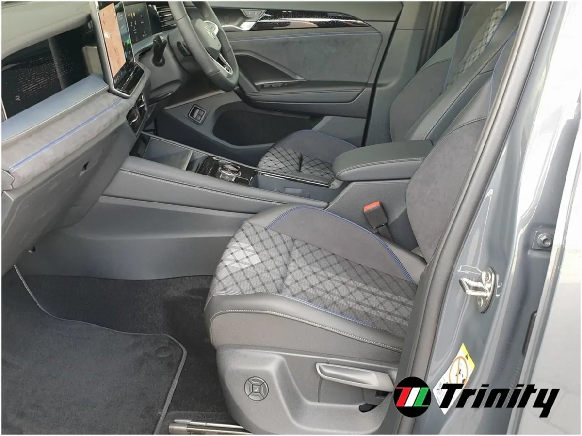 Volkswagen Tayron ** AVAILABLE FOR 261 ** R-LINE * - Image 4