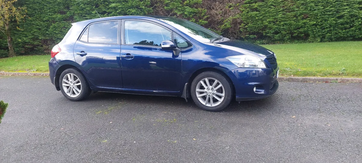 Toyota Auris 2011. *Petrol Sport* - Image 3