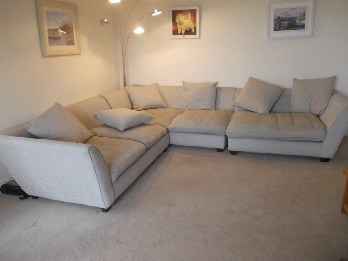 Corner Suite . - Image 1