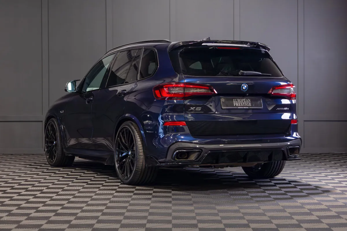 222 BMW X5 X-Drive 45e M-Sport - Image 4
