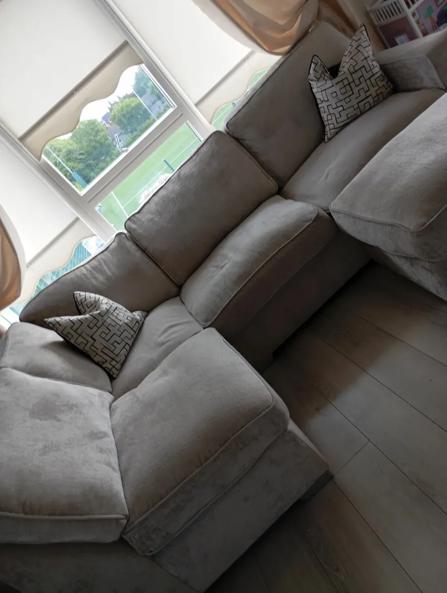 Corner sofa - Image 1