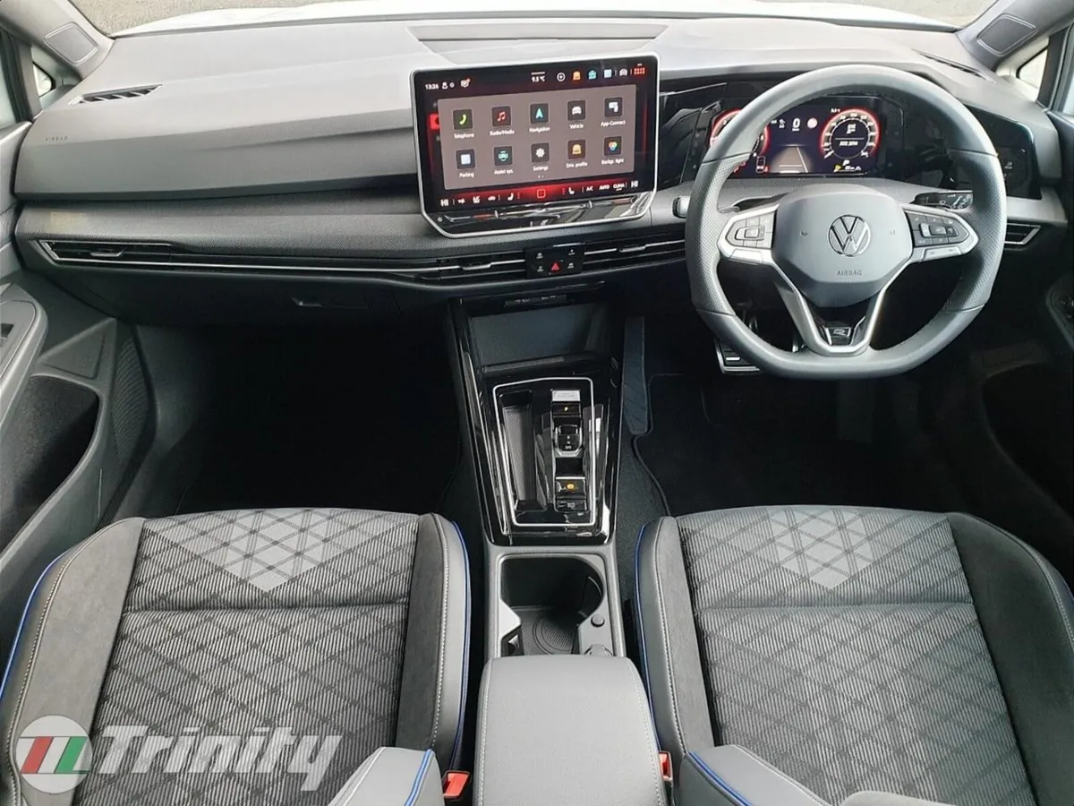 Volkswagen Golf ** R-LINE ** 2.0 TDI ** 150 BHP ** - Image 2