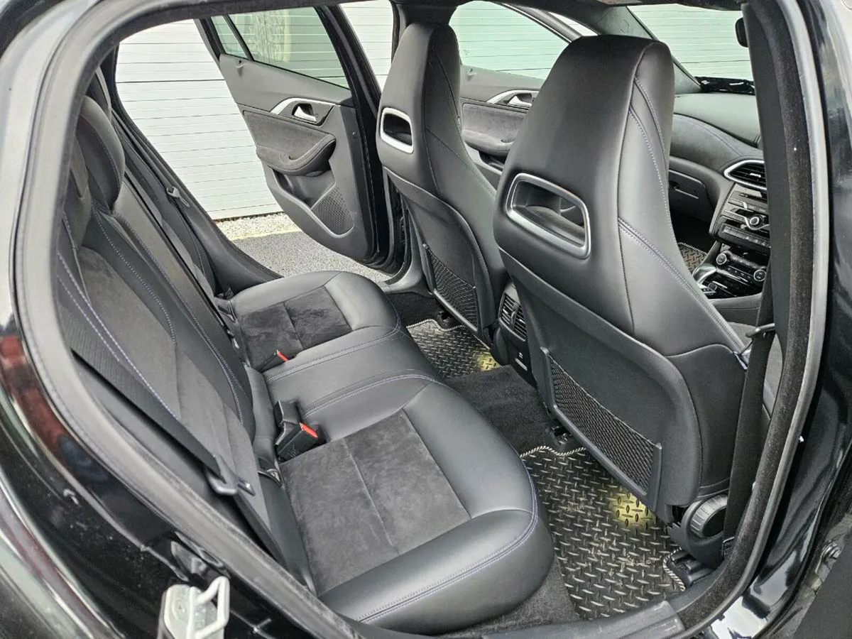 Infiniti Q30Sport - Image 4