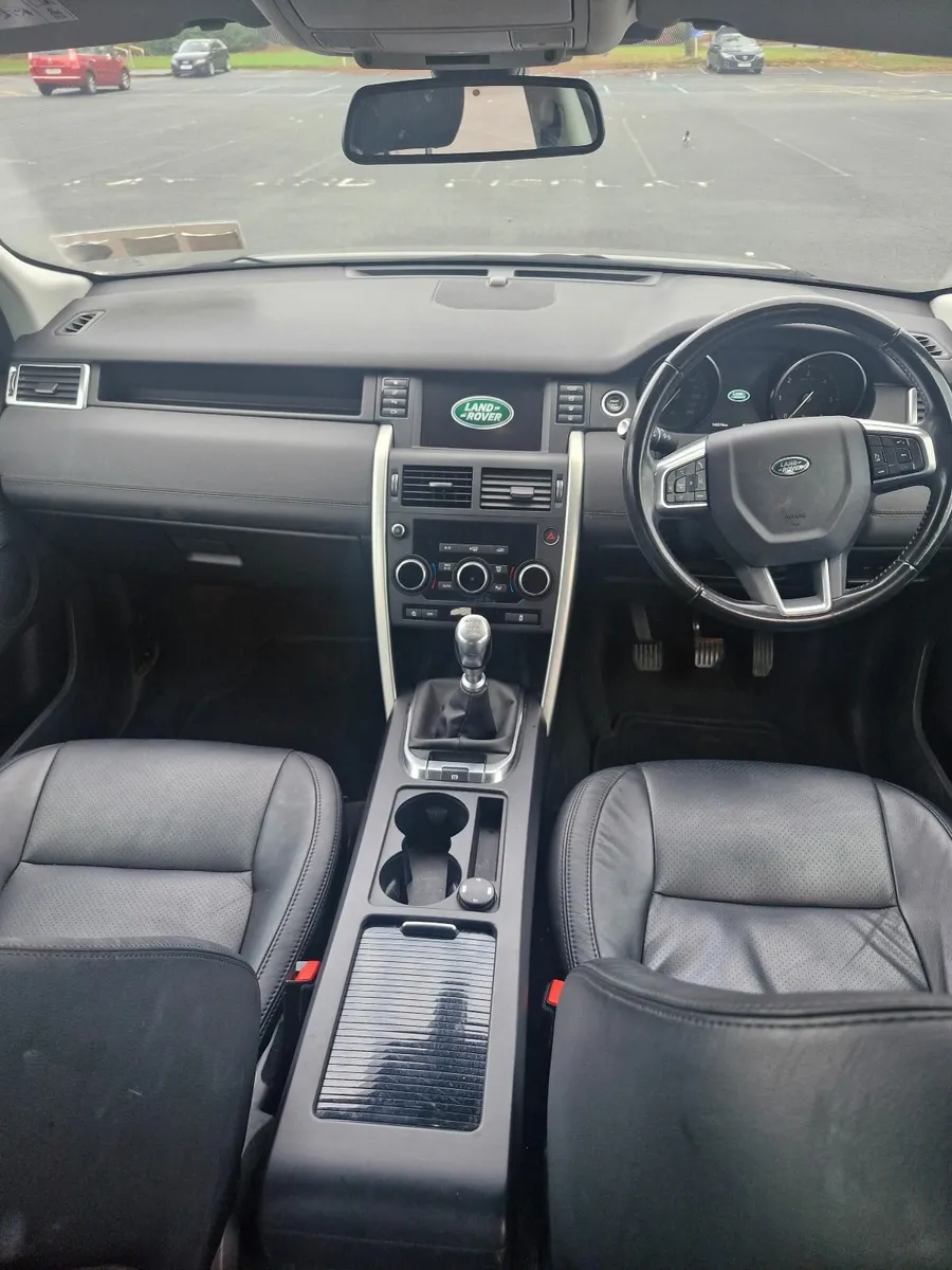 Land Rover Discovery Sport 2018 - Image 4
