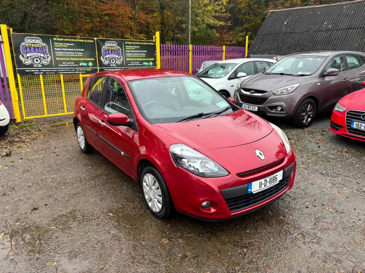 Lovely Renault Clio NCT Tax Warranty - Image 2