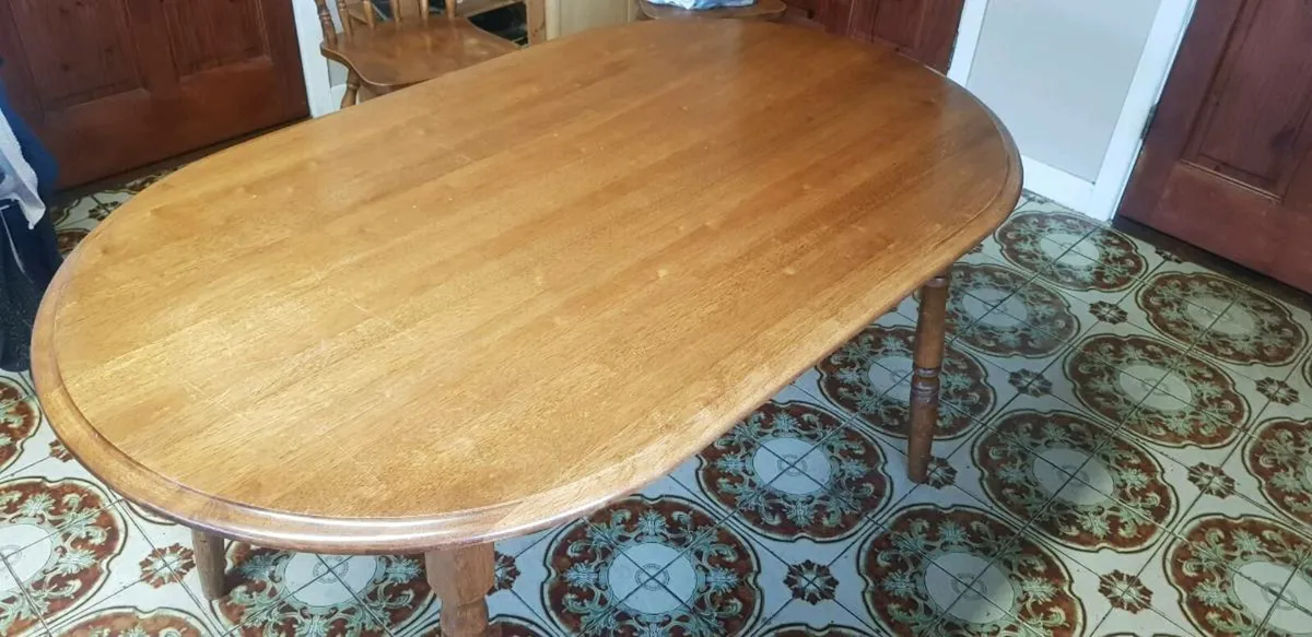 Kitchen table - Image 1