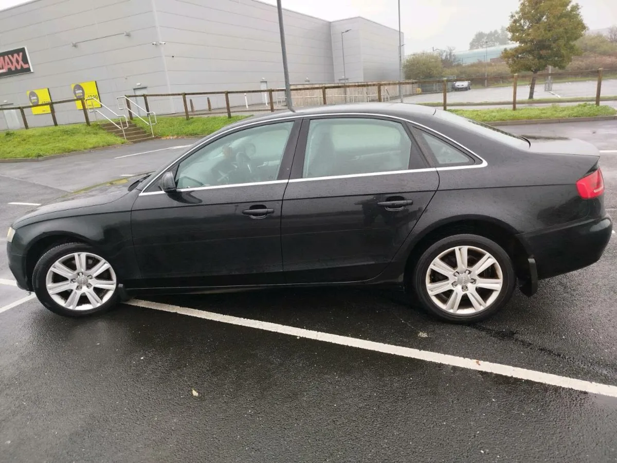Audi A4 2.0 TDI 2010 - Image 3