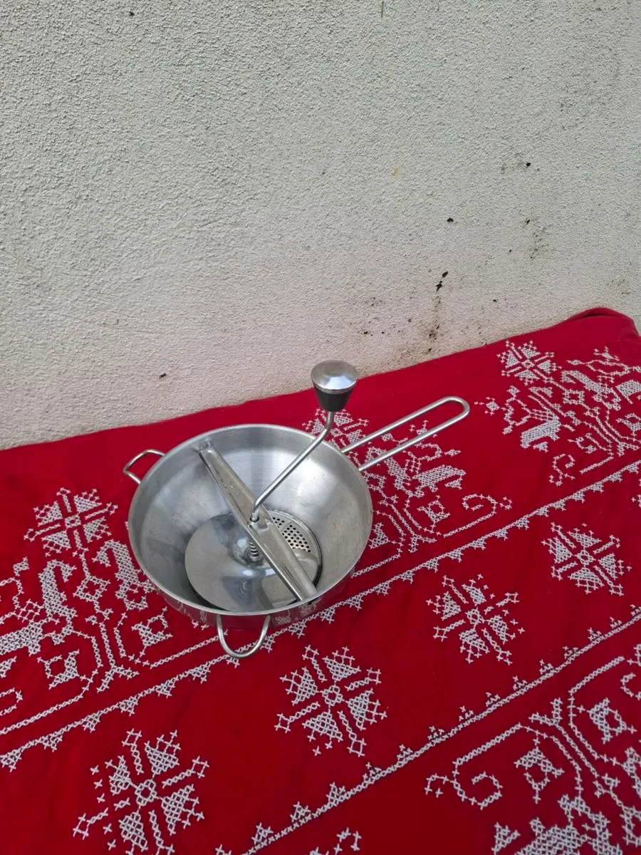 Kitcheb food mill vegetables mill possible to post - Image 2