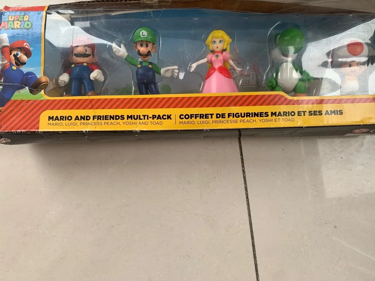 Bowser’s Castle & Mario figures - Image 2