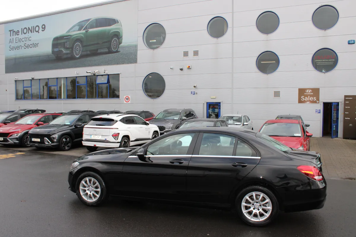 Mercedes-Benz C-Class 2017 - Image 2