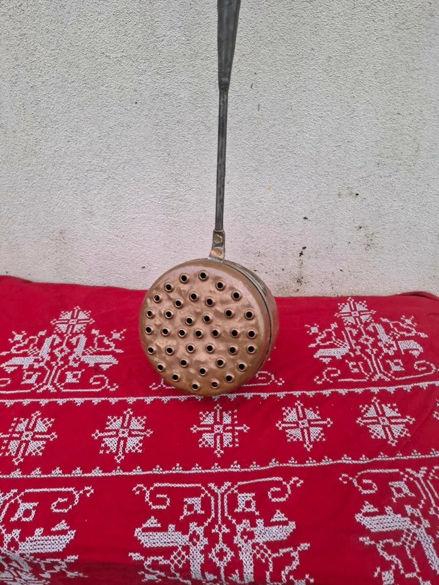 Antique copper bed warmer possible to post - Image 2