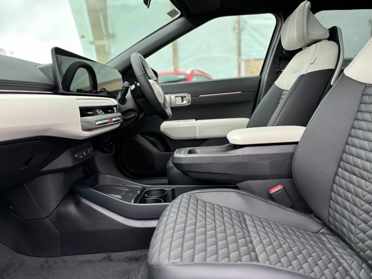 Kia EV4 Fastback GT Line ( Range 612 km ) 0% Finan - Image 4