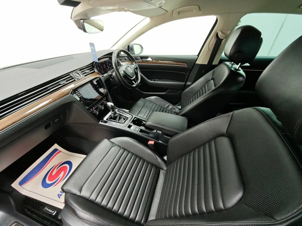 Volkswagen Passat 2.0 TDI Elegance Line Automatic, - Image 4