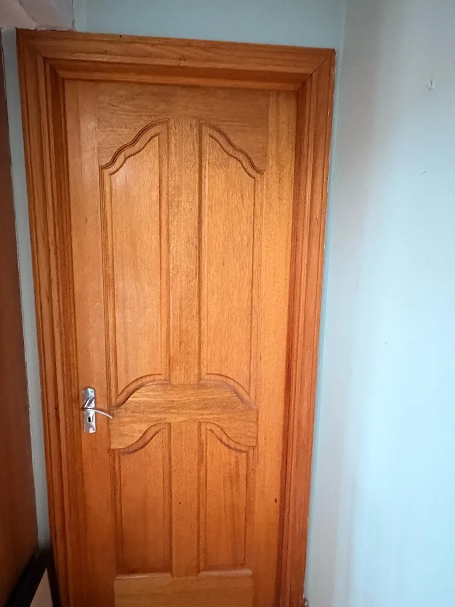 Internal doors x5 - Image 1