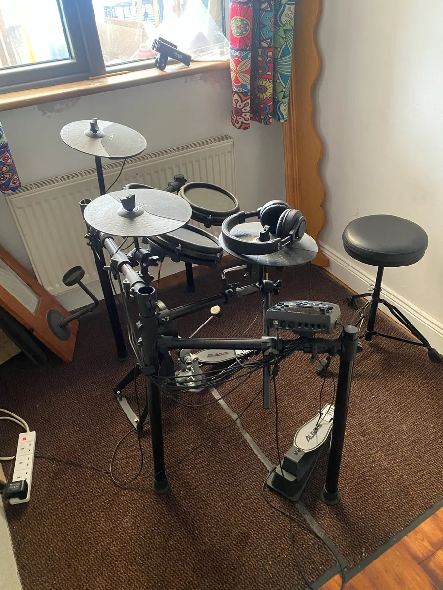 Alesis Nitro Mesh Electronic / E Drum Kit - Image 1