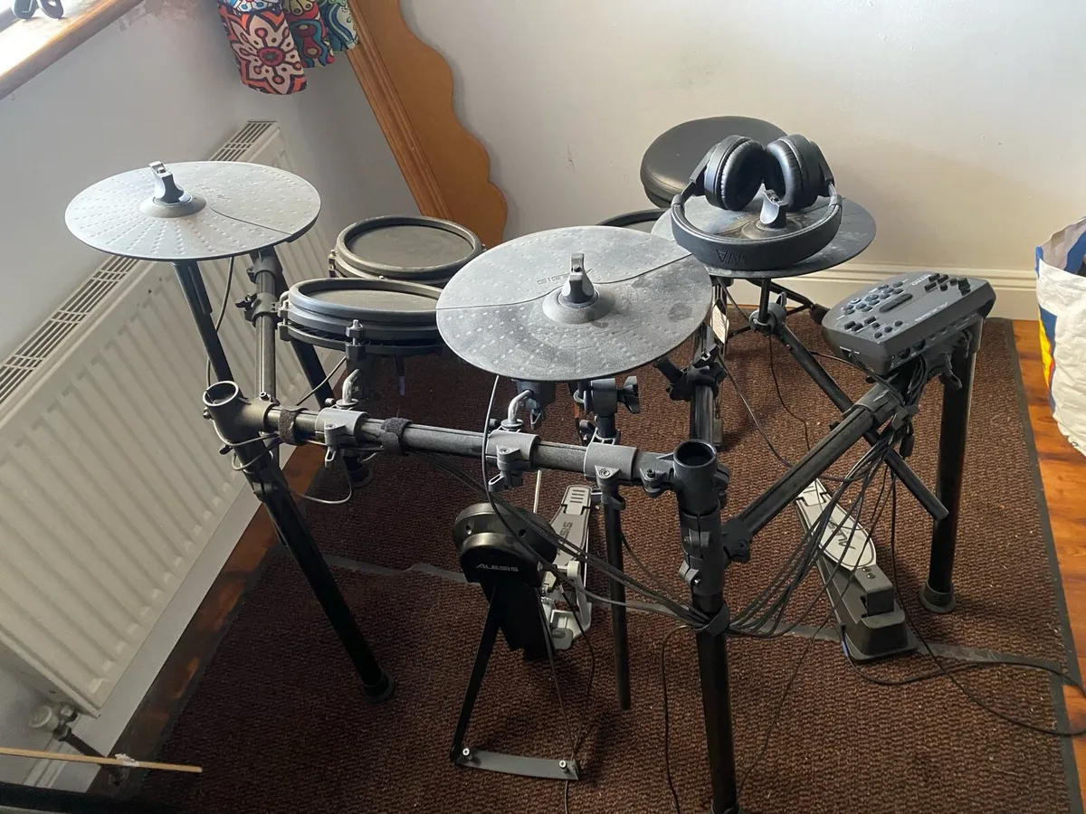 Alesis Nitro Mesh Electronic / E Drum Kit - Image 2