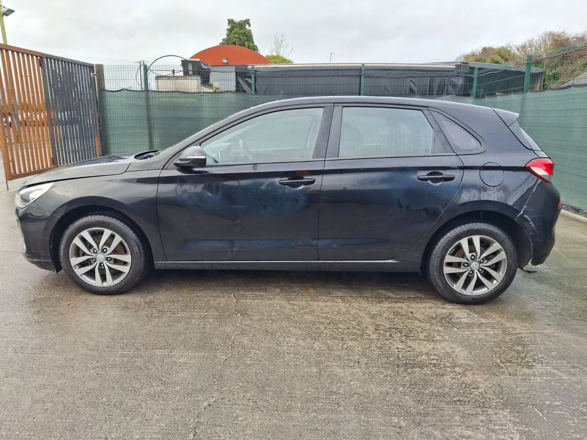 172 Hyundai i30 1.6 Diesel - Image 4
