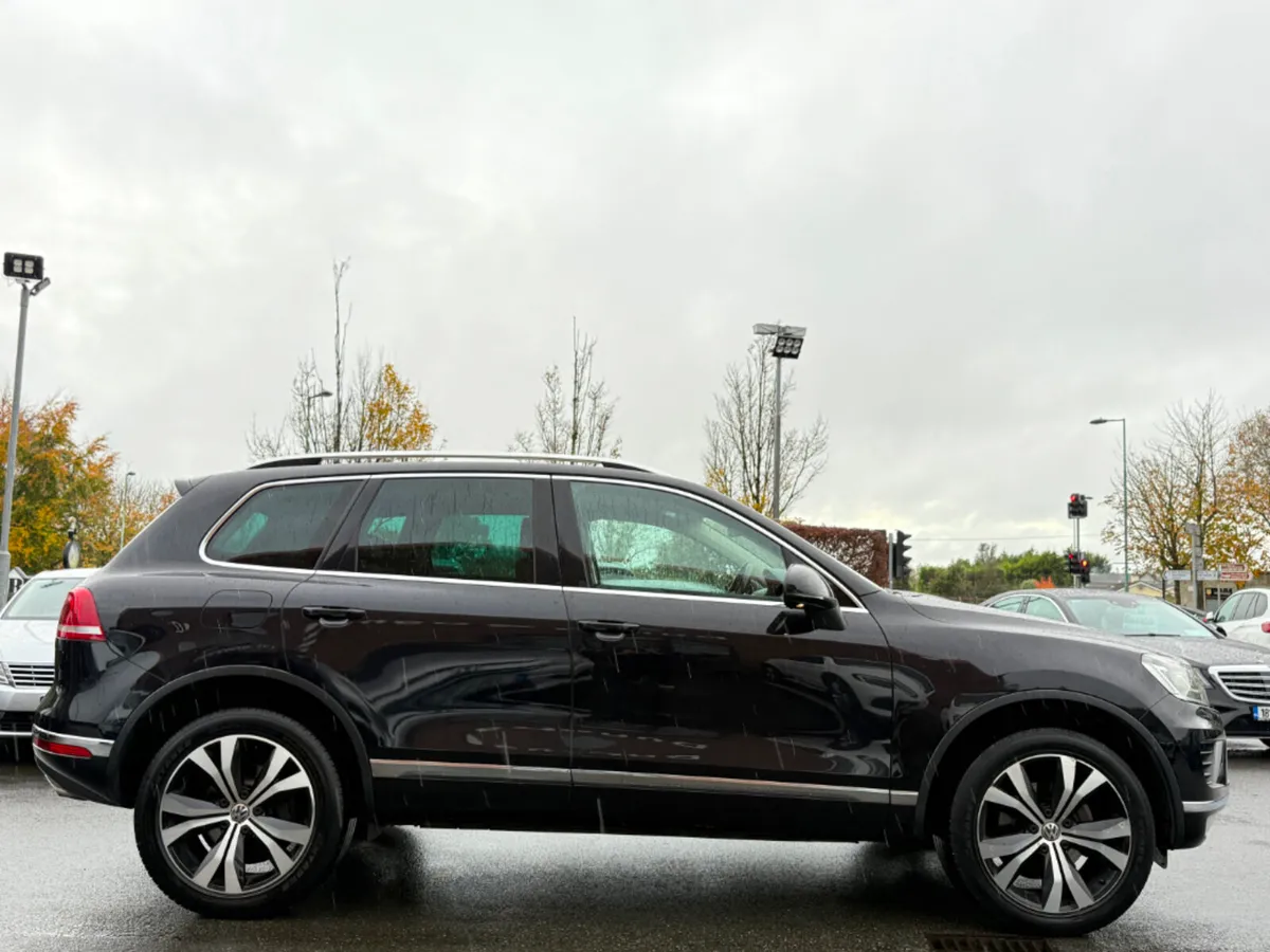 Volkswagen Touareg 3.0TDI 262BHP V6 AUTO *LOW KMS* - Image 4