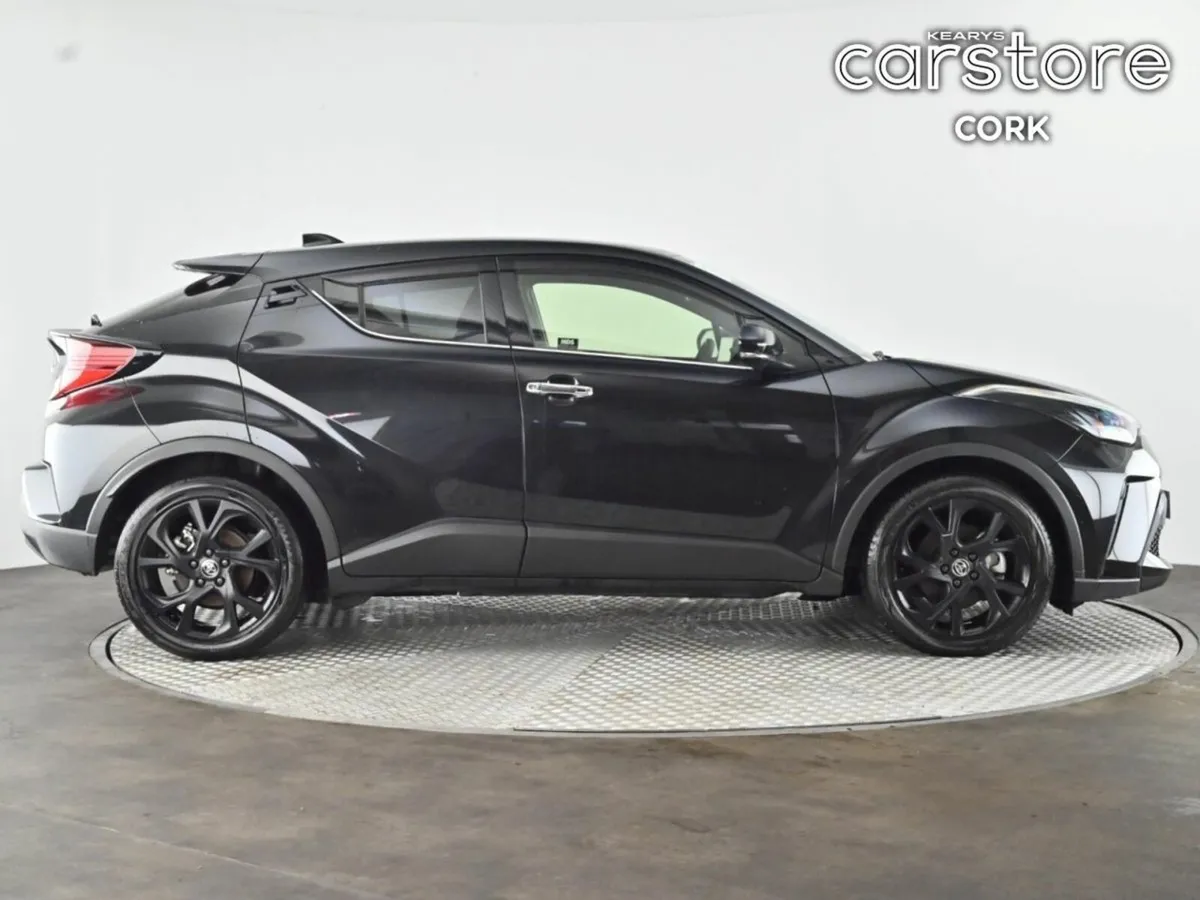 Toyota C-HR 1.8 HYBRID Auto - Image 2