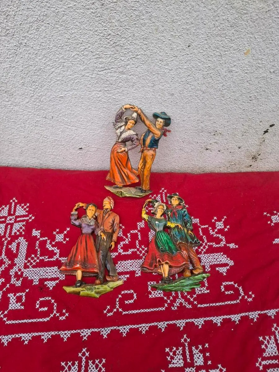 3 vintage french plastic dancers decor