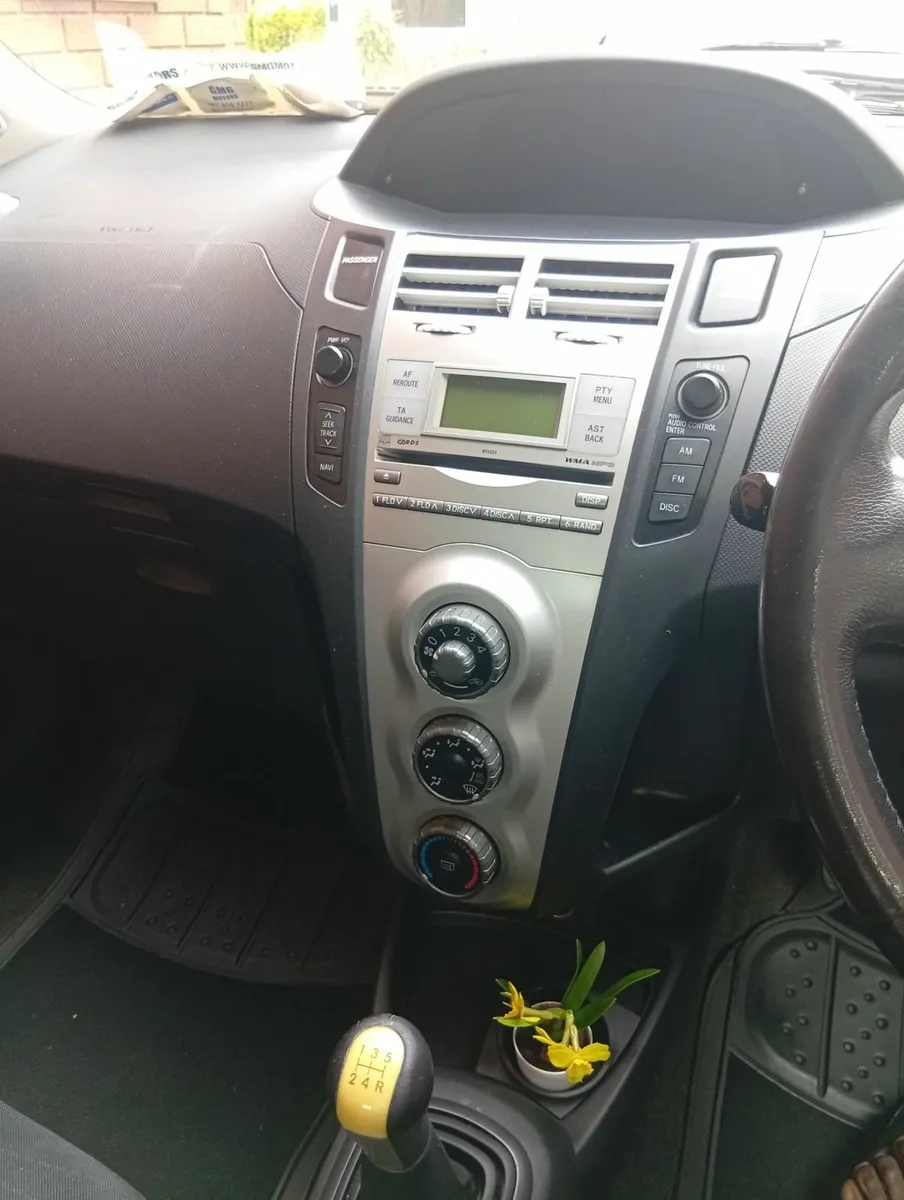 Toyota Yaris 2006 - Image 3