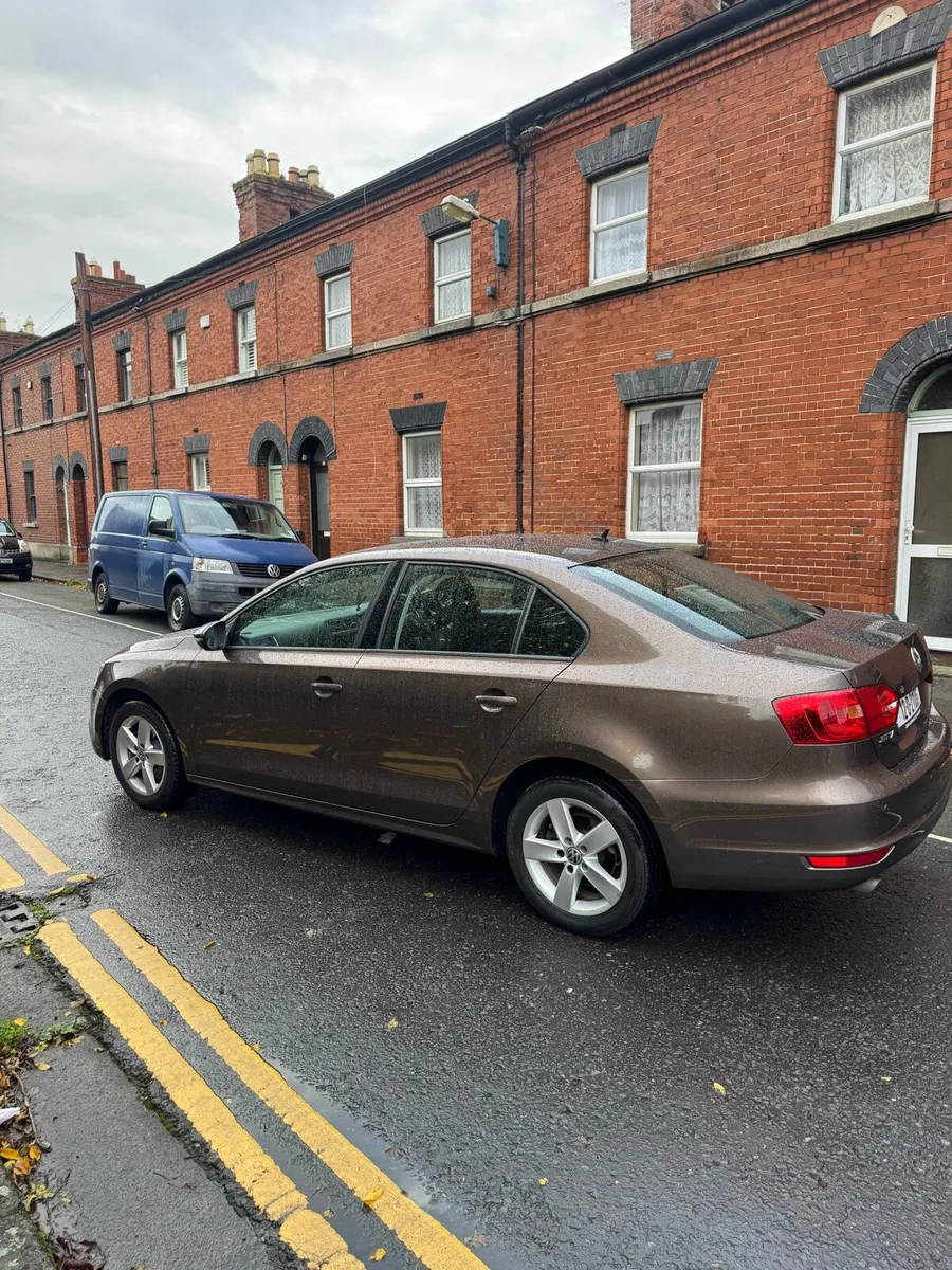 Volkswagen Jetta 2012 Auto 1.6 Diesel - Image 4