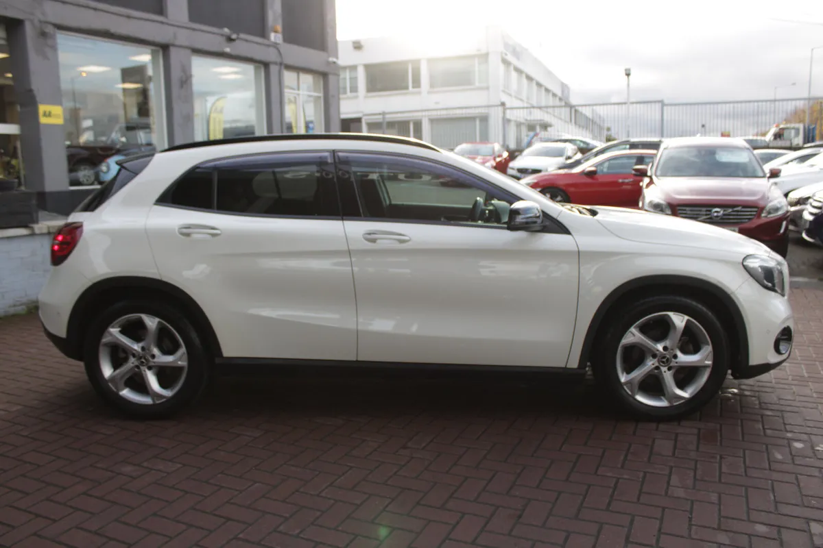 MERCEDES BENZ GLA180 AMG-LINE 5DR ESTATE AUTOMATIC - Image 3