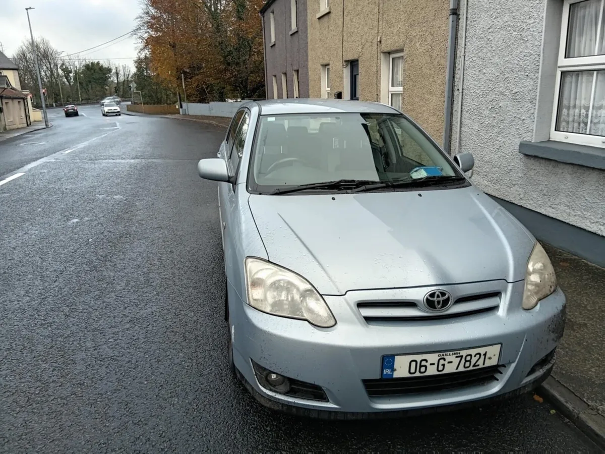 2006 Toyota Corolla hatchback - Image 1