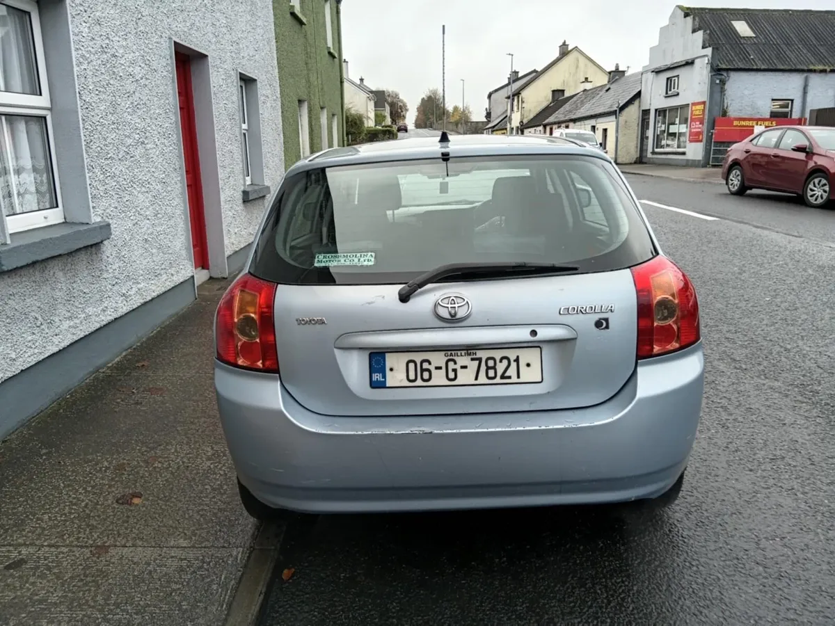 2006 Toyota Corolla hatchback - Image 4