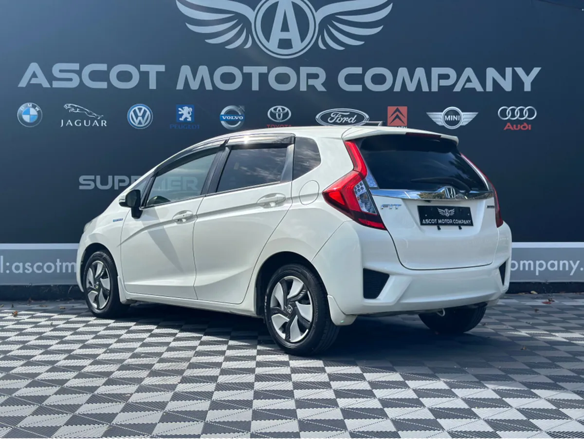 Honda Fit Auto hybrid - Image 3