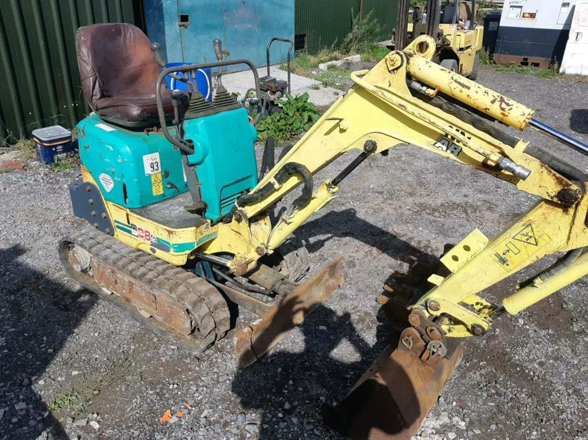 Mini digger - Image 1