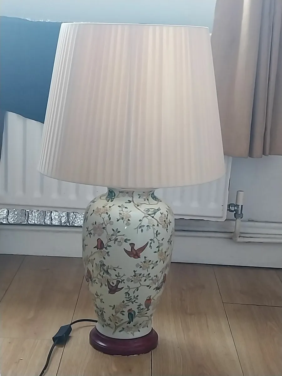 Shoes. Table lamp - Image 4