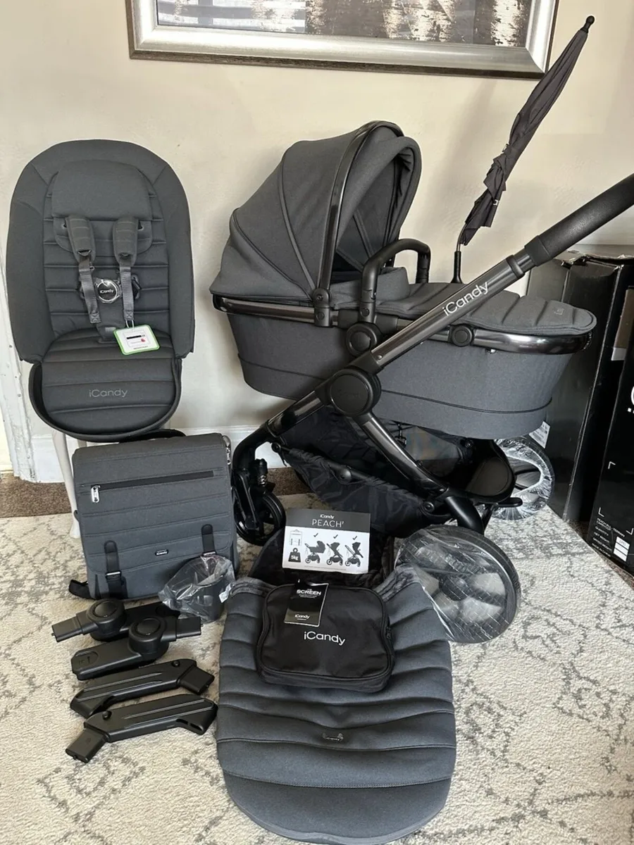 2025 ICandy peach 7 travel system - Image 1