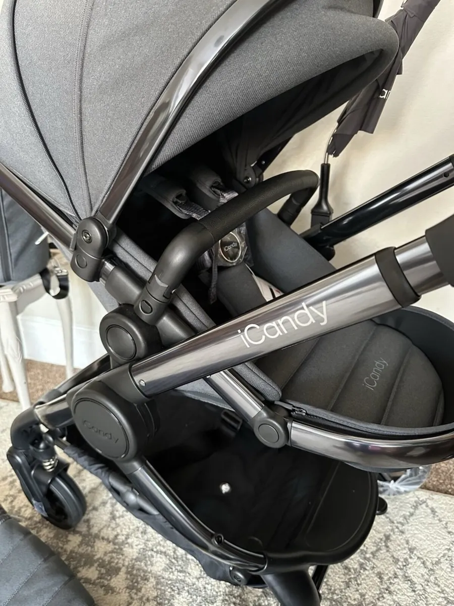 2025 ICandy peach 7 travel system - Image 2