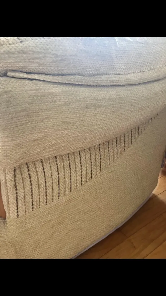 Suite of furniture - Image 2