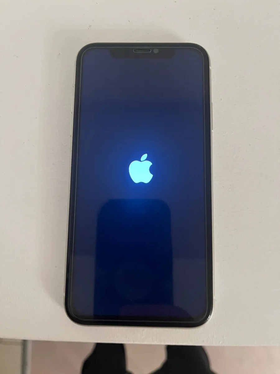 iPhone 11 - Image 1
