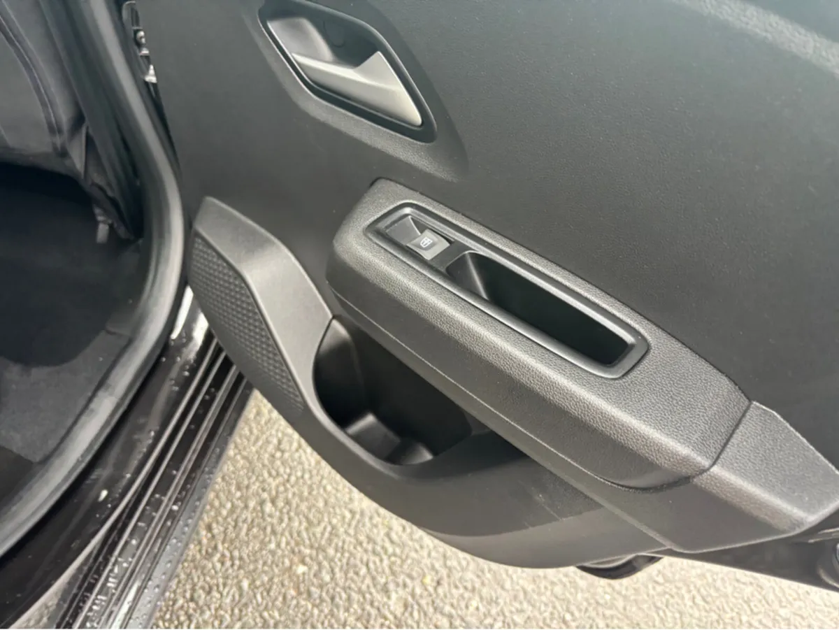 Dacia Sandero Stepway STEPWAY EXPRESSION TCE 90 NB - Image 3