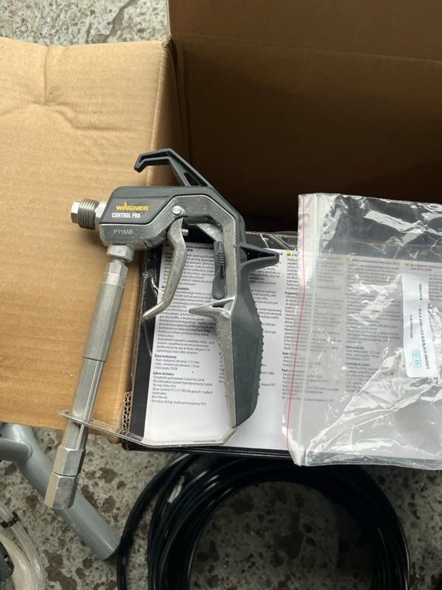 Wagner 250M Airless Paint Sprayer - Image 4