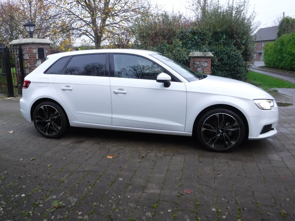 AUDI A3 1.4 TFSI AUTO SE VIRTUAL COCKPIT LOW MILES - Image 3
