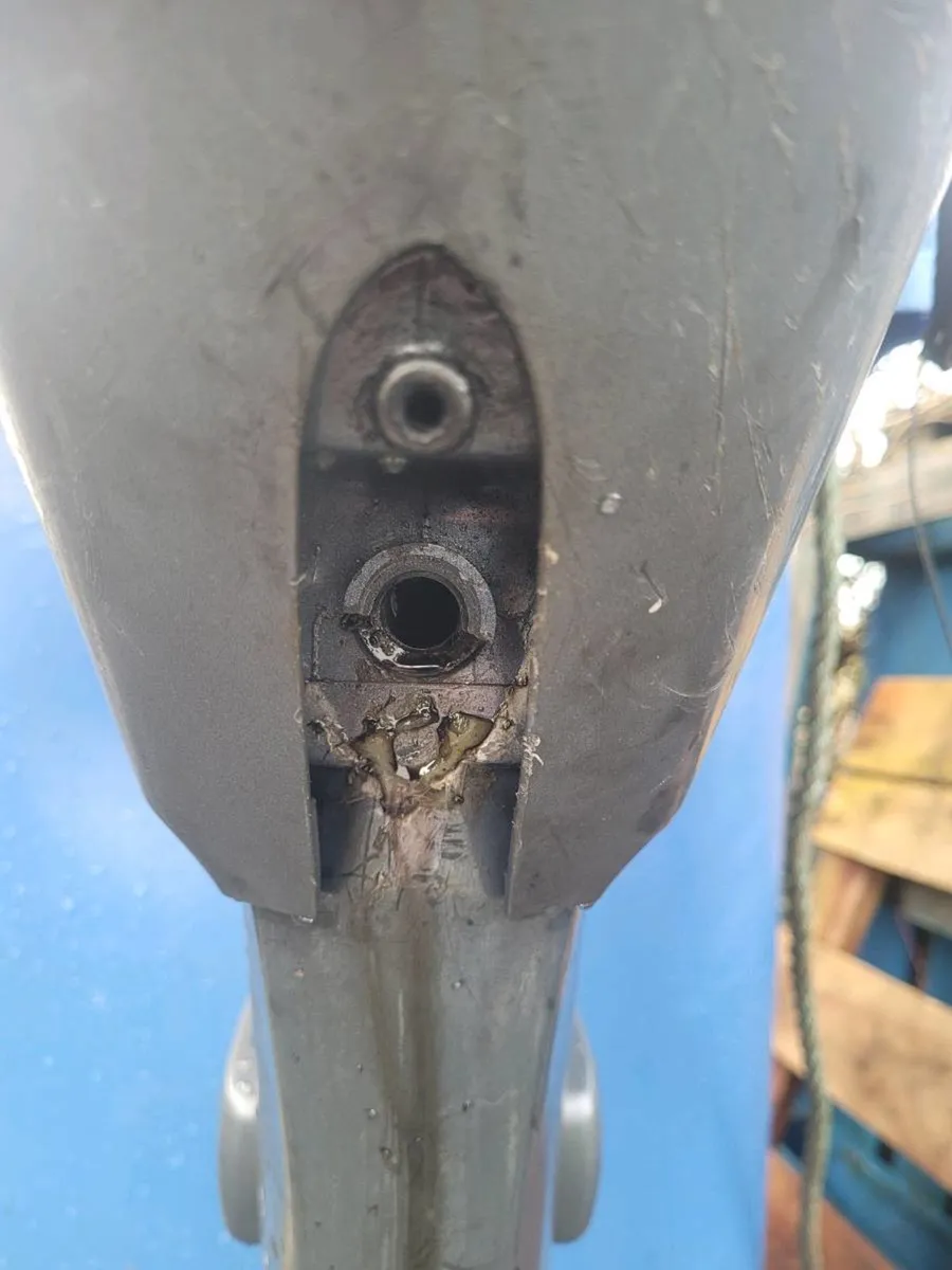 15hp yamaha 4stroke for parts or repair - Image 2