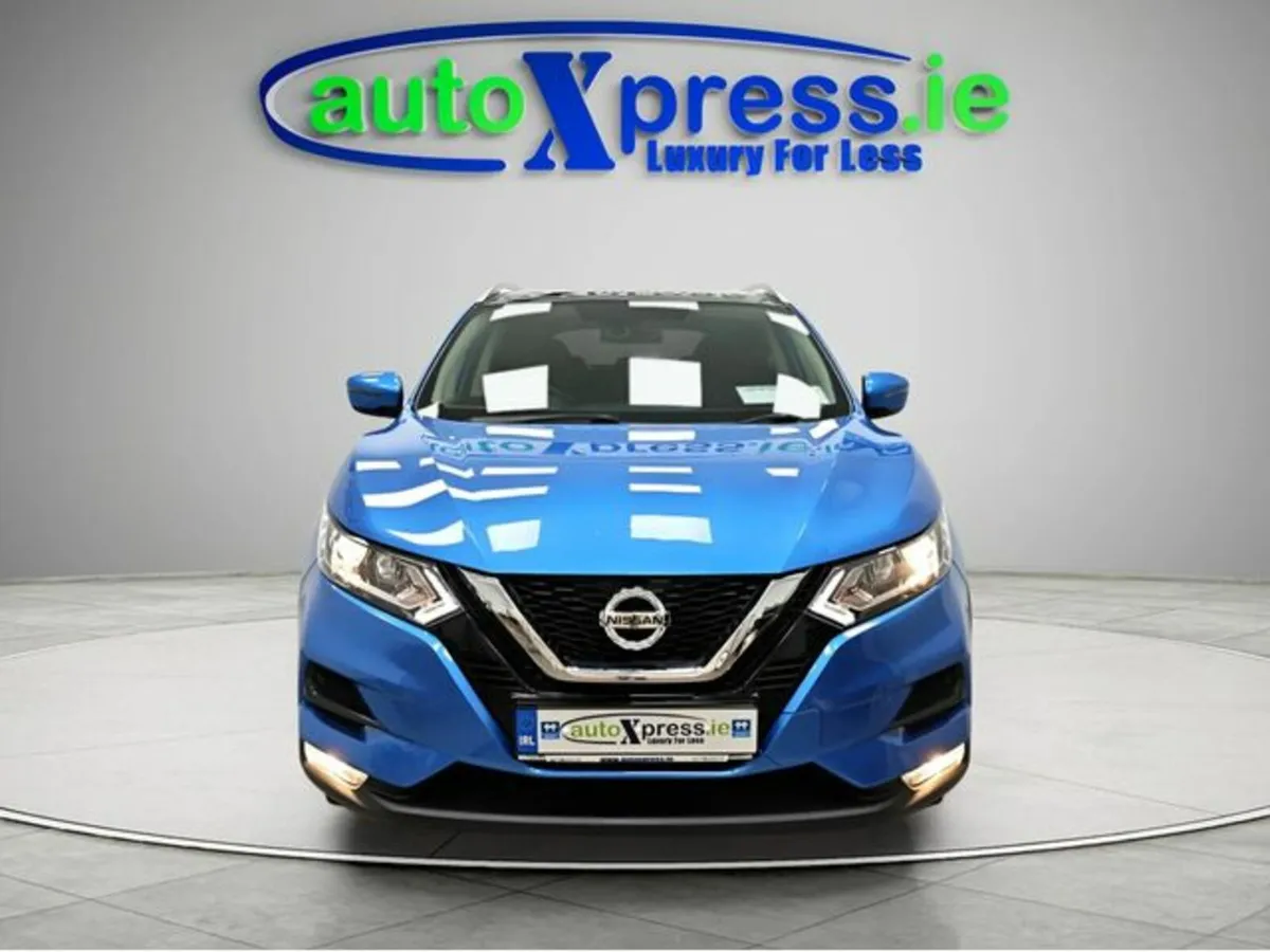 Nissan Qashqai 1.5 DSL SV DCT Automatic, Reversing - Image 3