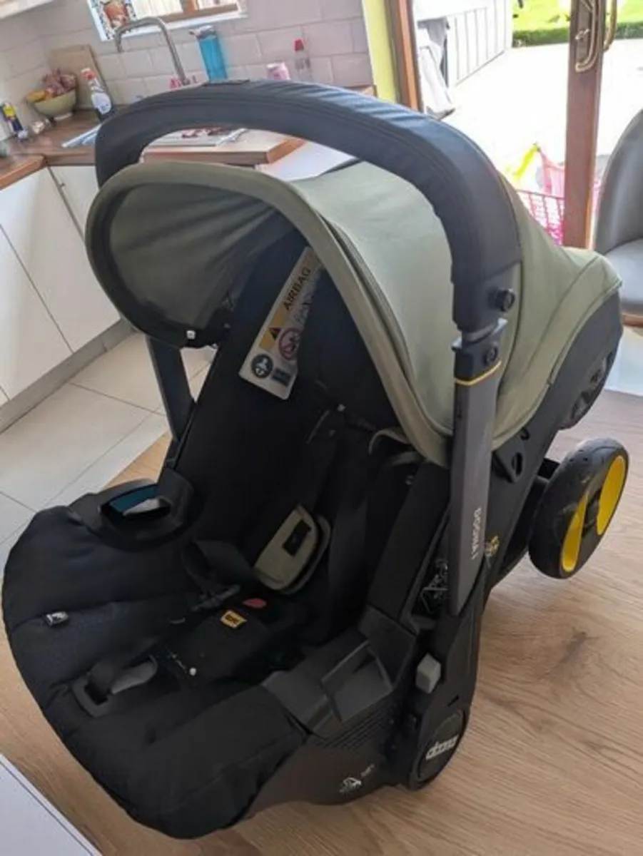 Doona Infant Car Seat + Iso Fix and Bits - Image 3