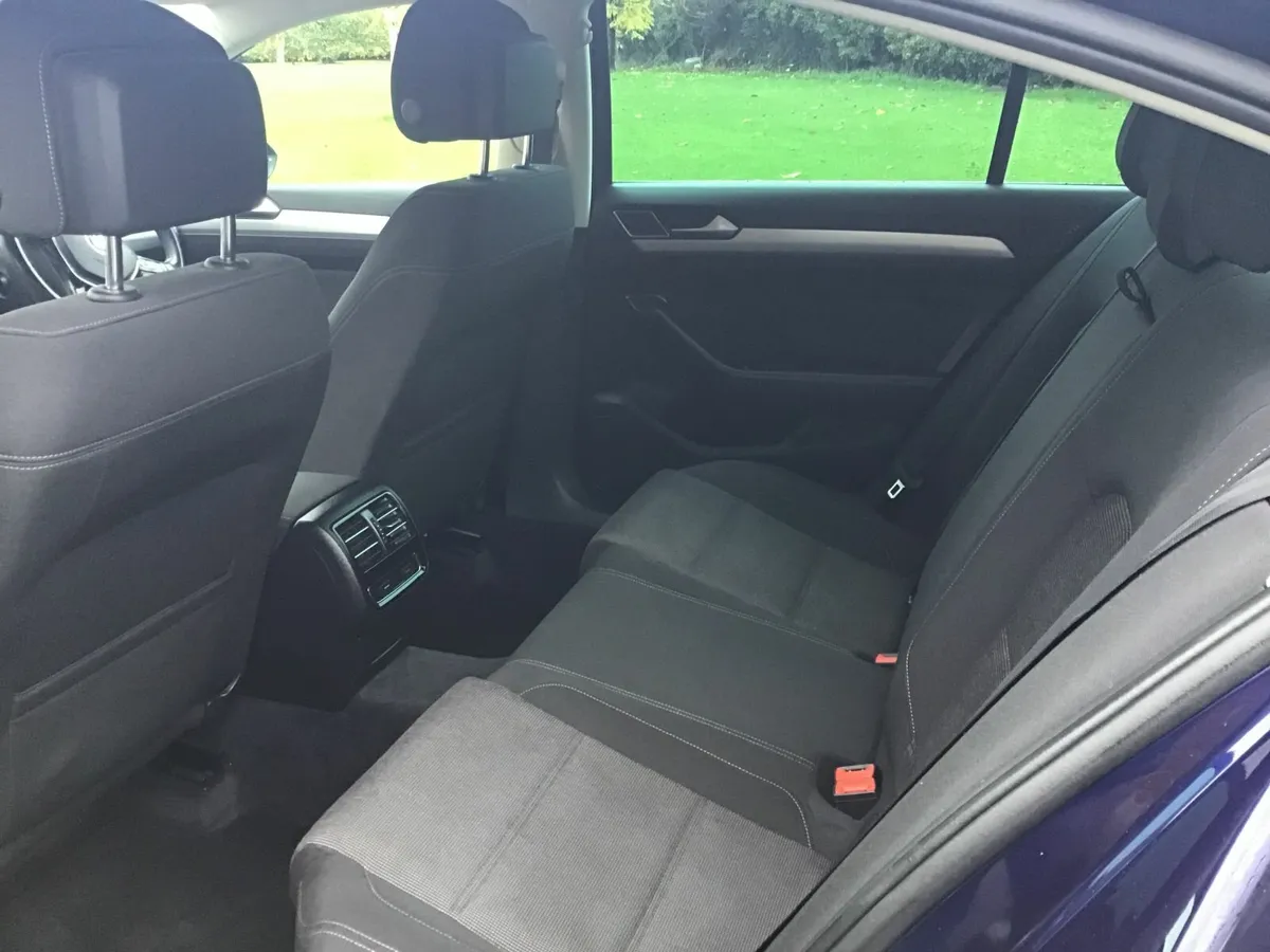 Volkswagen Passat 2018 - Image 4