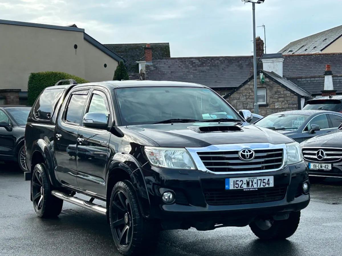 Toyota Hilux 3.0 D4D INVINCIBLE *HIGH SPEC* - Image 3