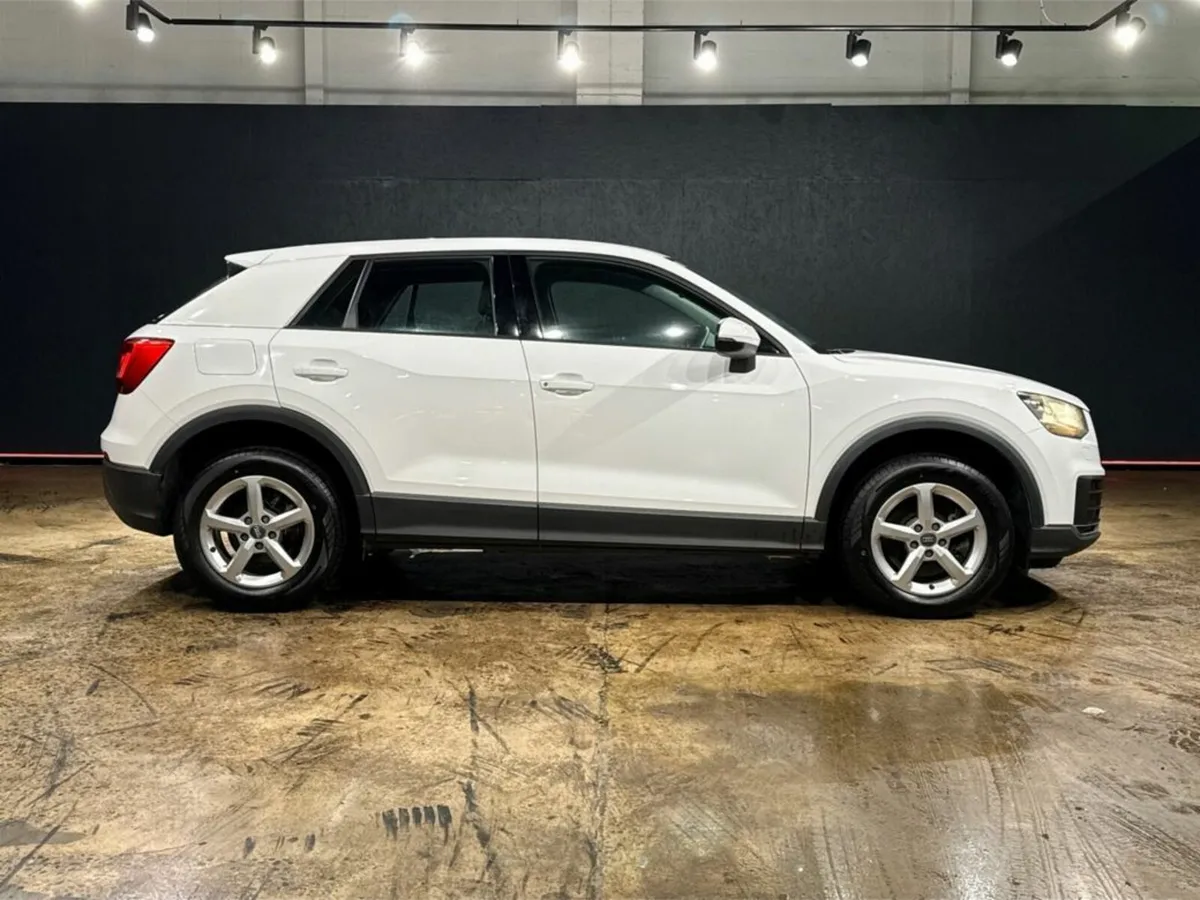 Audi Q2 1.0 TFSI - FACTORY ALLOYS - CRUISE CONTROL - Image 3